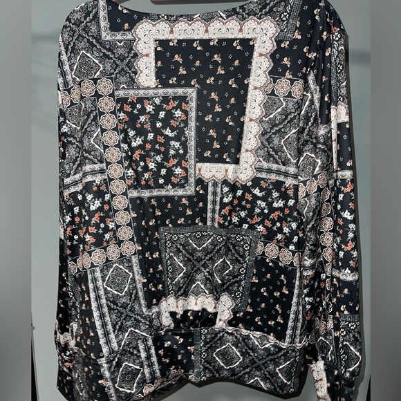 Cato Long Sleeve Balloon Style Tunic Top - Picture 2 of 6